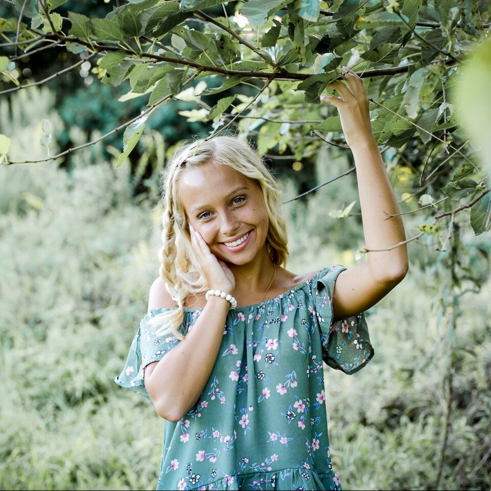 Meet your Posher, Hananah